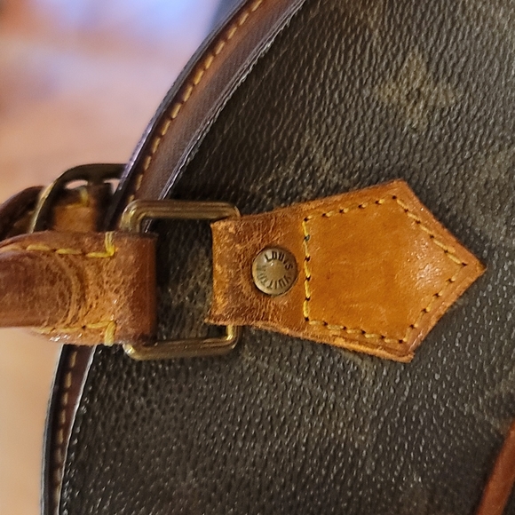 Louis Vuitton Monogram Ellipse - Picture 13 of 17